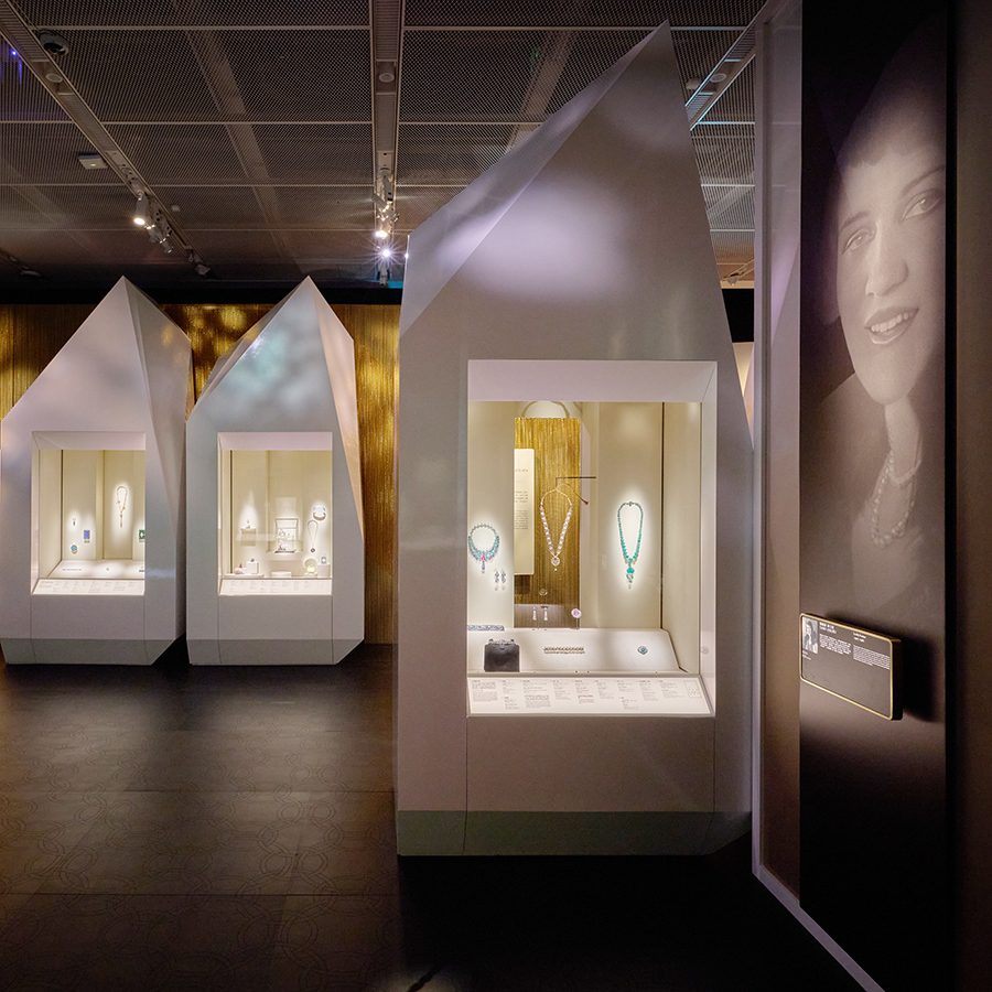 Cartier and women exhibition at the Palace Museum